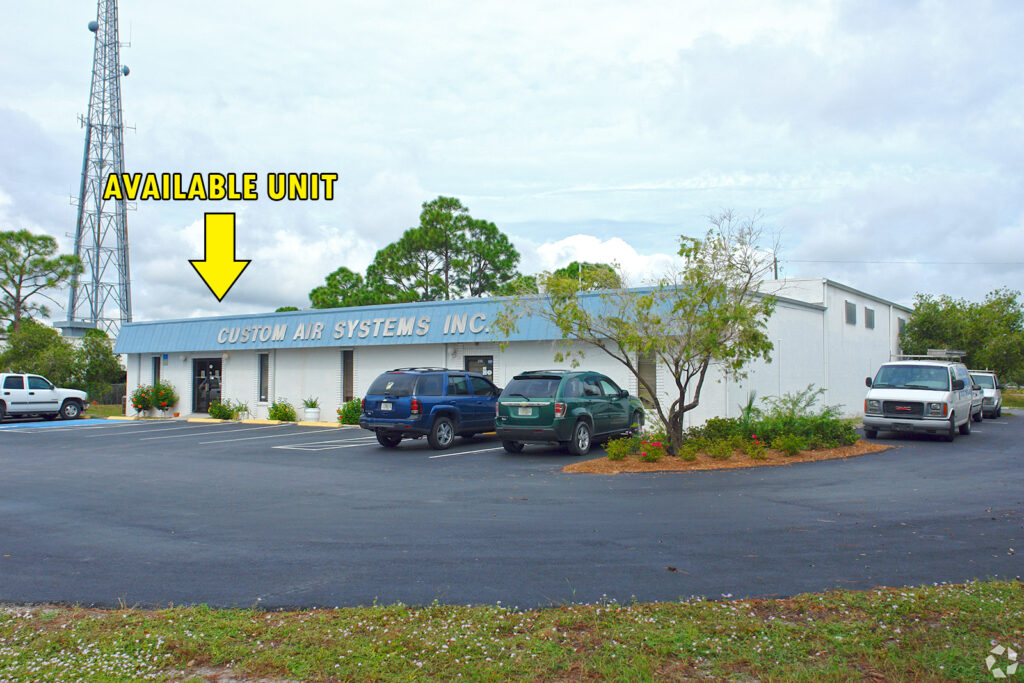 1615 SE Village Green Drive, Port St. Lucie FL 34952