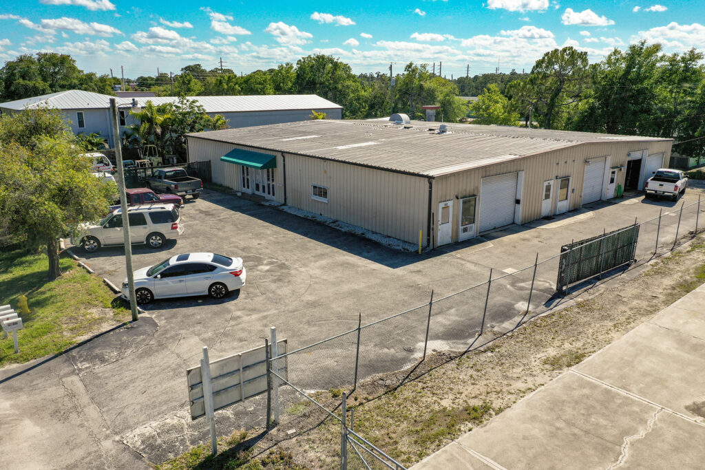 industrial warehouse space for lease in jensen beach
